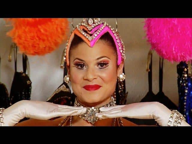 How To Do Vegas Showgirl Makeup ?
