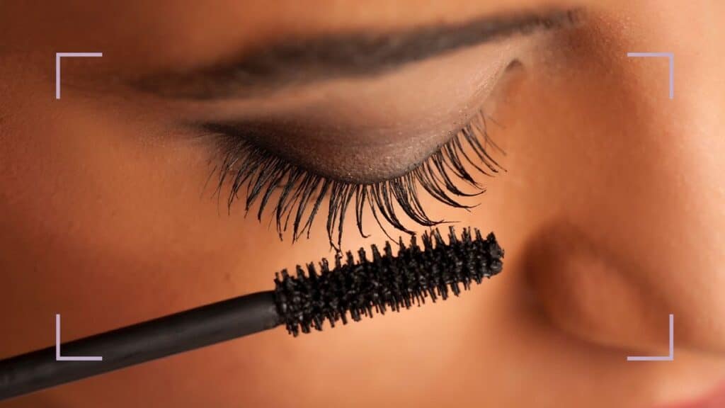 Does Mascara Harm Your Eyelashes ?