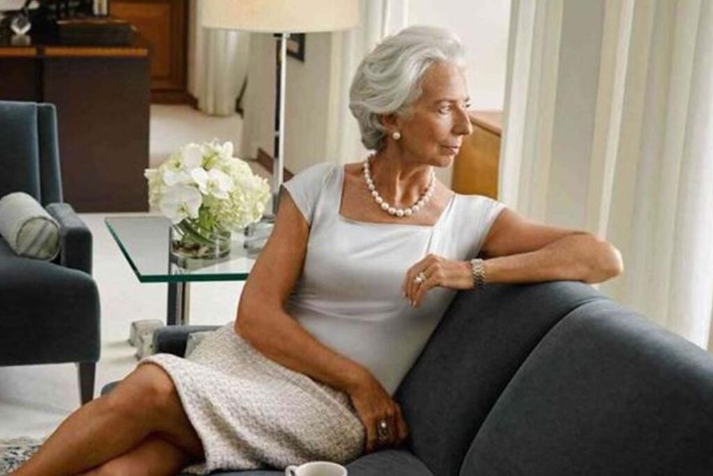 Should Older Women Wear Eyeliner ?