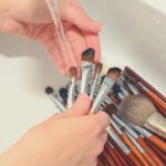 How To Wash A Makeup Brush ?