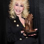 What Does Dolly Parton Look Like Without Makeup ?