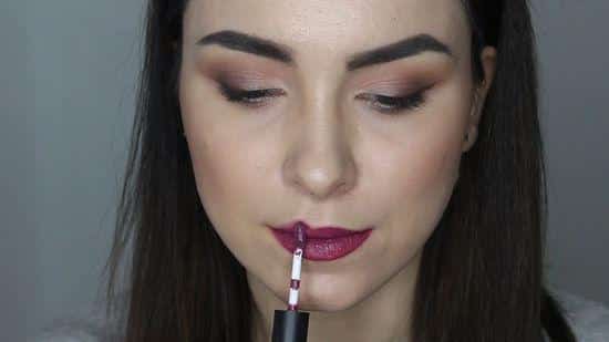 How To Apply Lip Stain ? How To Apply Lip Stain ?