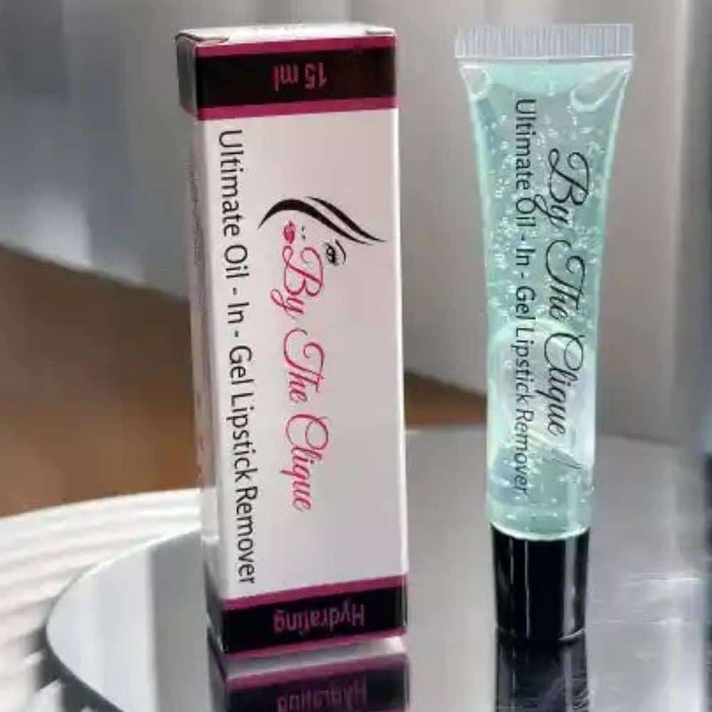 How Do You Remove Lip Gloss From Clothing ? How Do You Remove Lip Gloss From Clothing ?