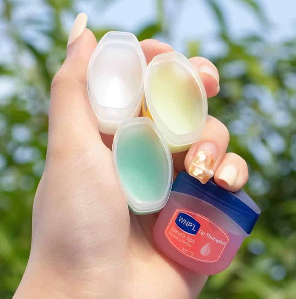 What Does Lip Balm Do ?  What Does Lip Balm Do ?