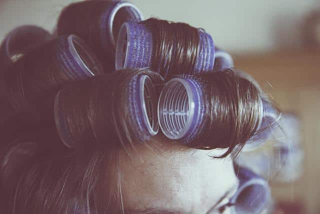 How To Blow Dry Hair With Round Brush ?  How To Blow Dry Hair With Round Brush ?