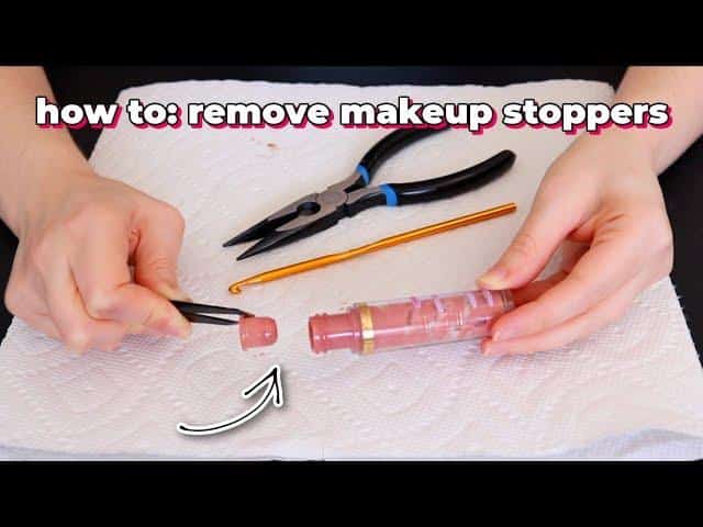 How To Remove Lip Gloss From Clothes ?  How To Remove Lip Gloss From Clothes ?