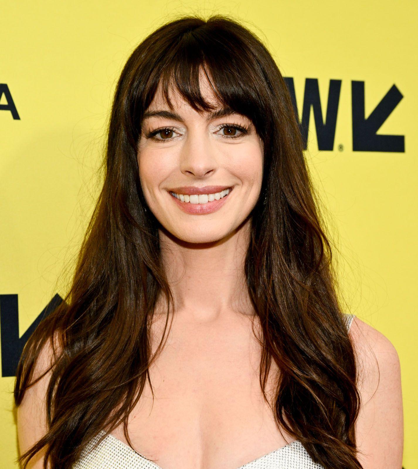 Does Anne Hathaway Have Curly Hair ? Does Anne Hathaway Have Curly Hair ? Does Anne Hathaway Have Curly Hair ? Does Anne Hathaway Have Curly Hair ?