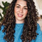 How To Tame Frizz In Curly Hair ?