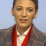 Does Blake Lively Have Curly Hair ?