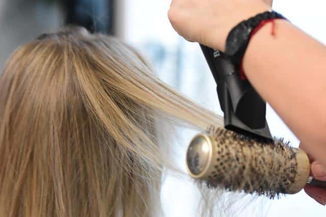 How To Dry Hair Quickly Without A Hair Dryer ? How To Dry Hair Quickly Without A Hair Dryer ?